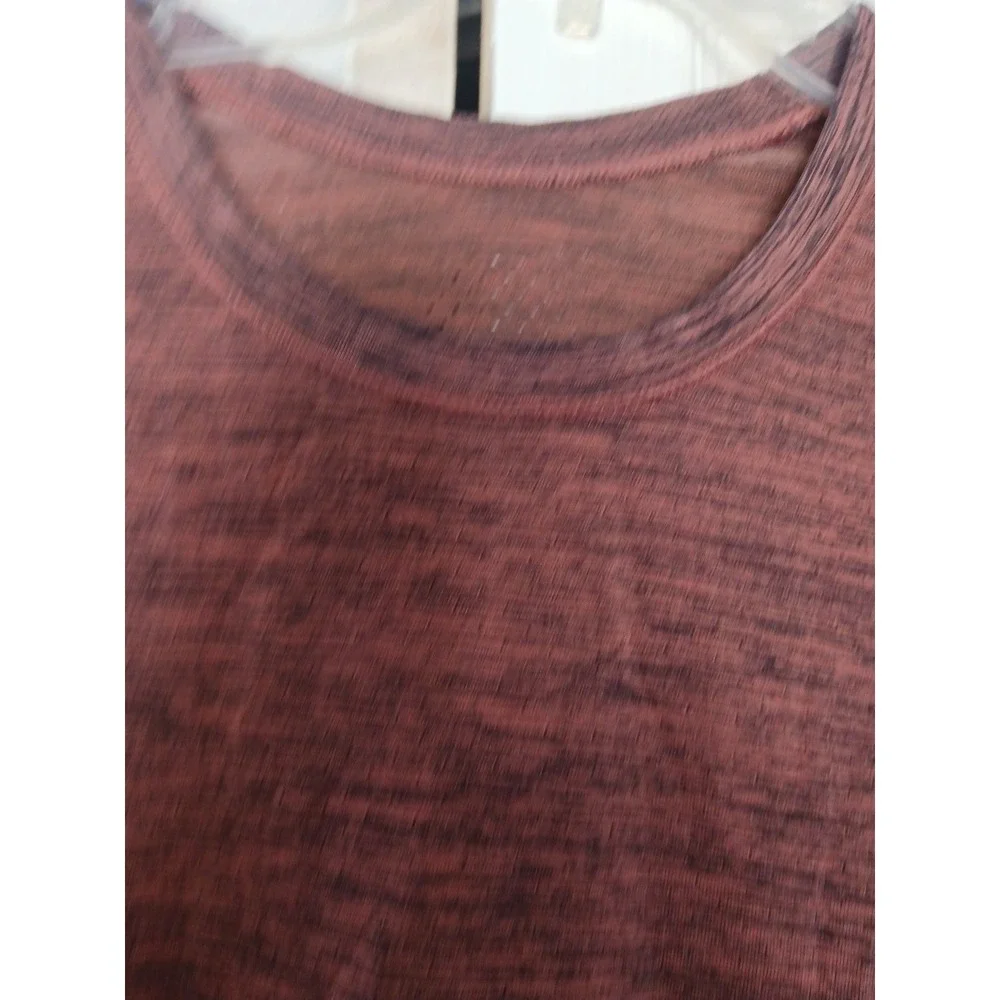 Lululemon Metal Vent Tech Shirt Mens Medium Red Short Sleeve Stretch‎ Athletic